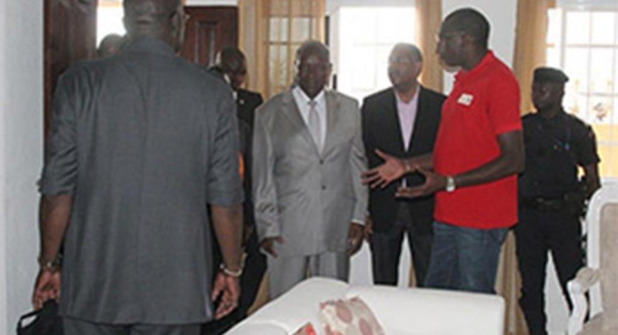 Visite du Premier Ministre sur le site de Bingerville